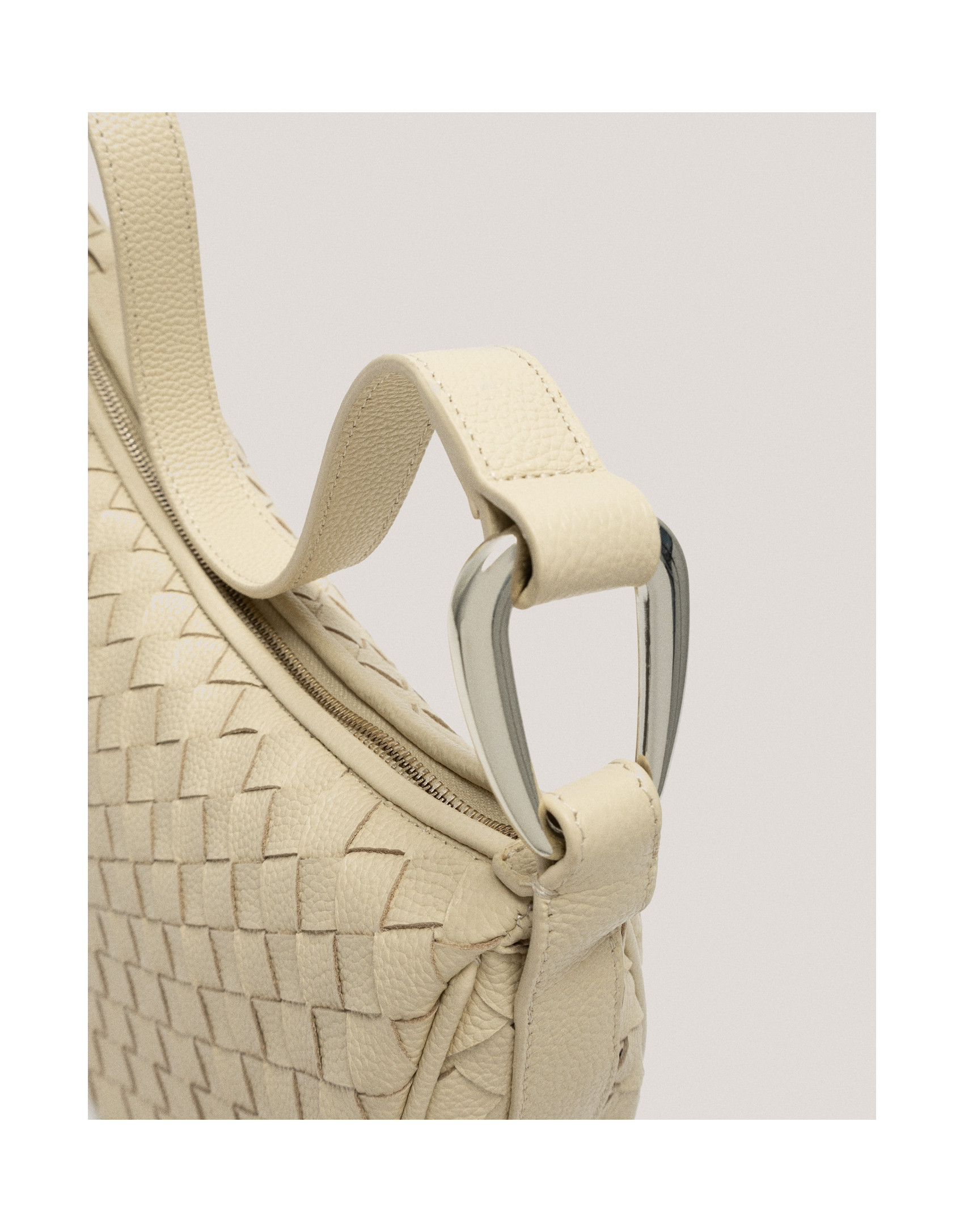 Bolso de hombro Erea Moon Maxi piel trenzada ... | Roberto Verino