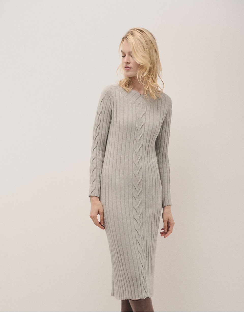 Grey rib knited midi dres with cable pattern | Roberto Verino