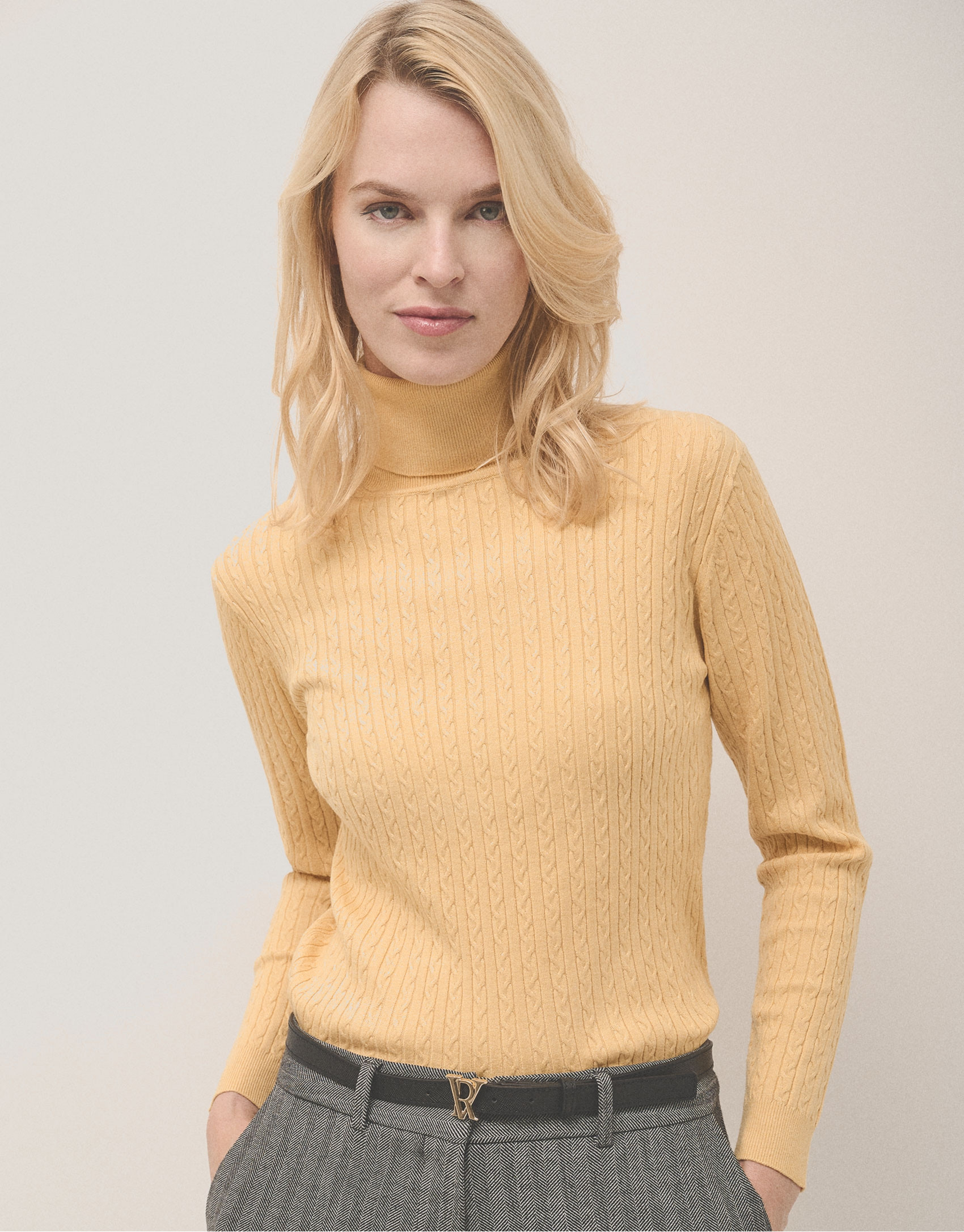 Yellow braided knitted jumper - Woman - AW2024 | Roberto Verino
