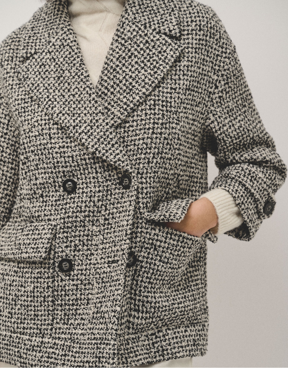 Black and white three-quarter tweed coat | Roberto Verino