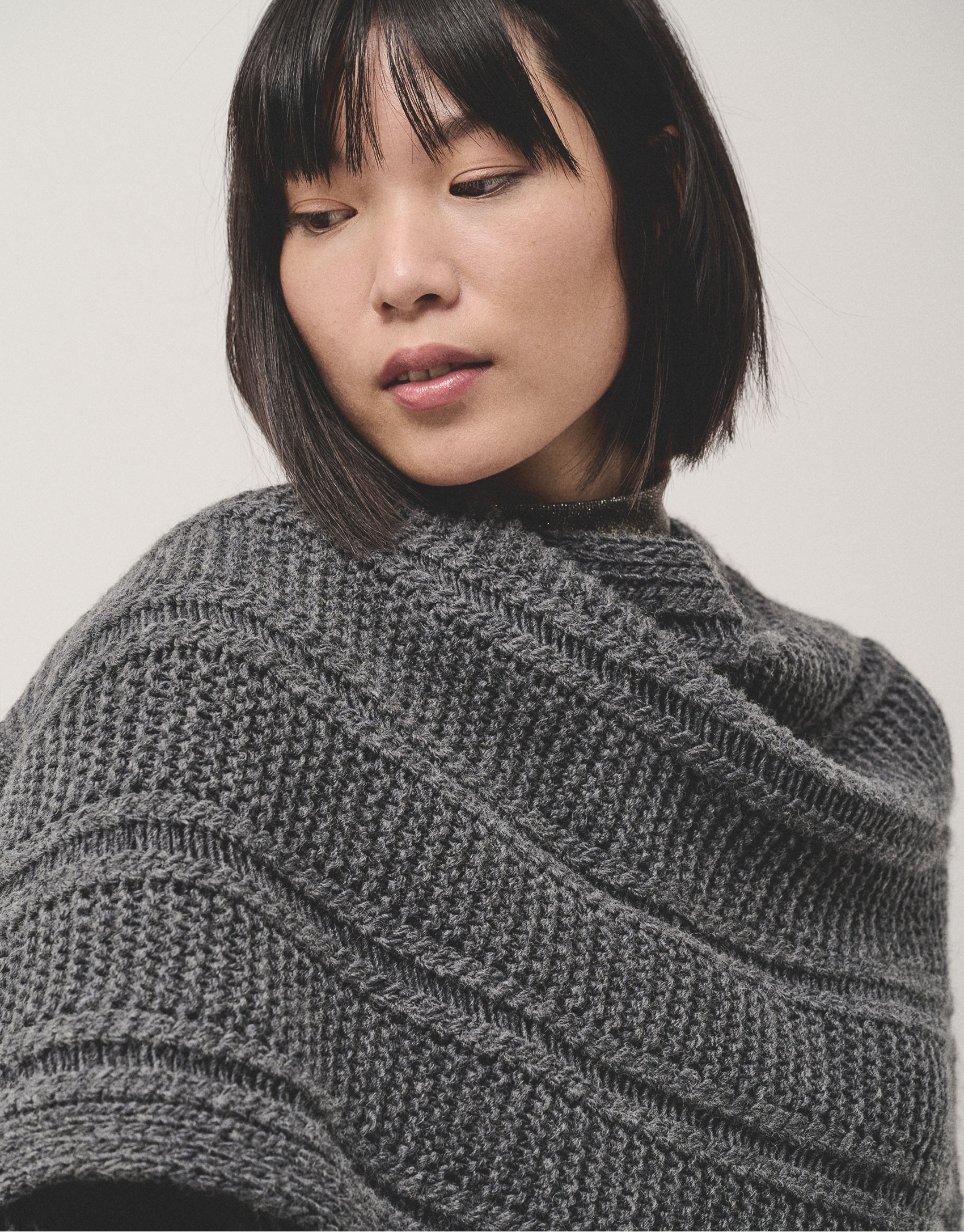 Long oversize grey knitted jacket