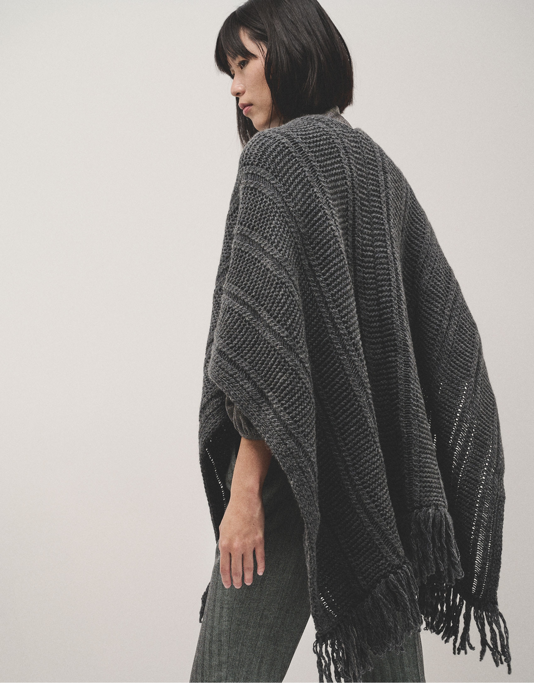 Long oversize grey knitted jacket