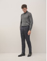 Pantalón pinzas cuadros tonos azules