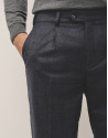 Pantalón pinzas cuadros tonos azules