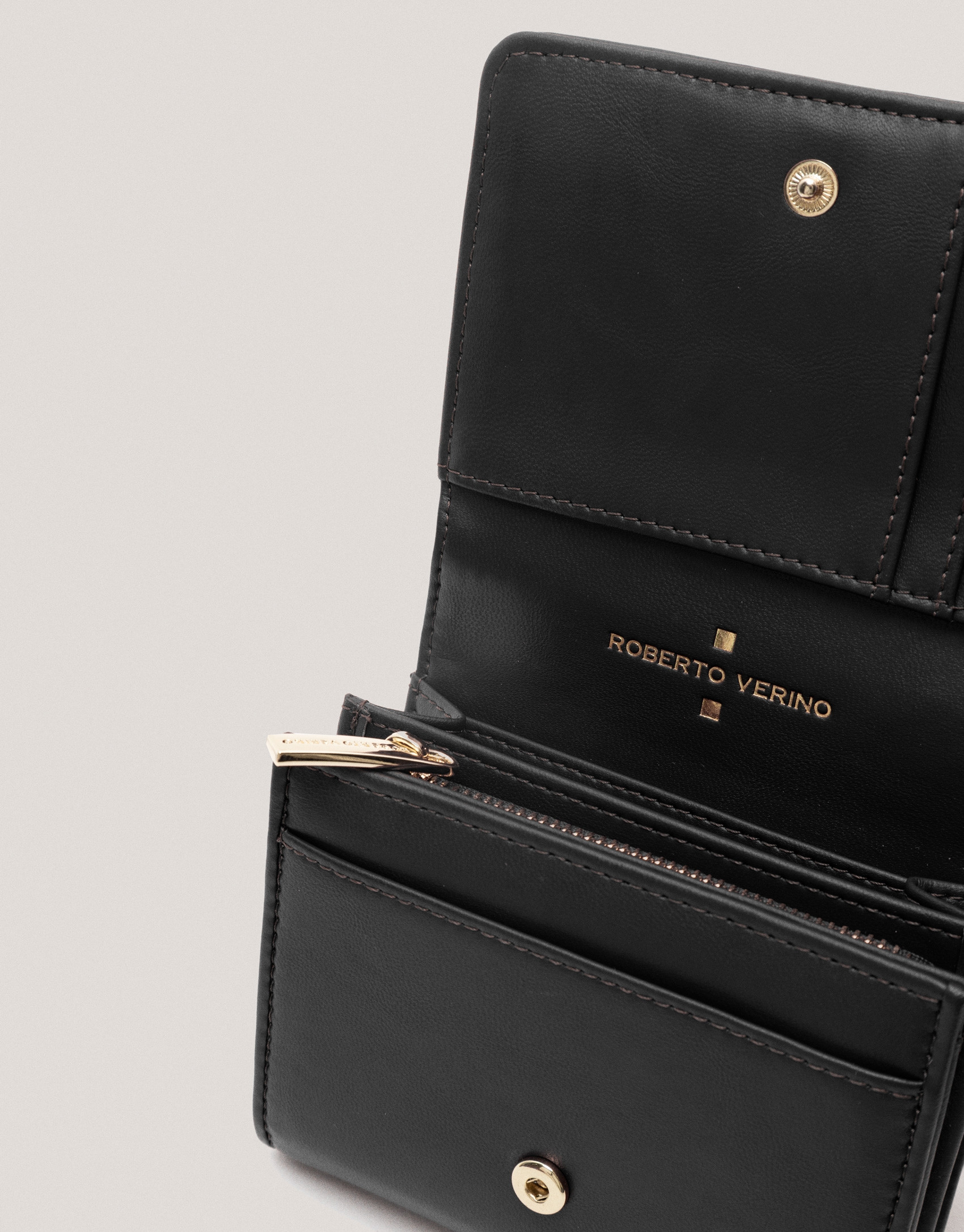 Black medium size Linda quilted leather wallet | Roberto Verino