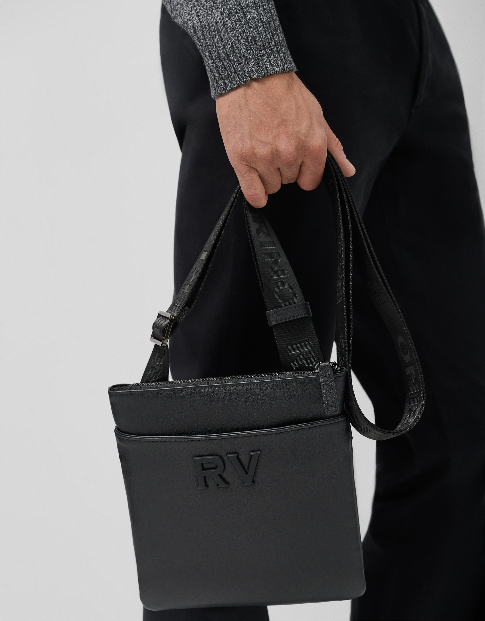 Bolso bandolera plana Mim piel negro