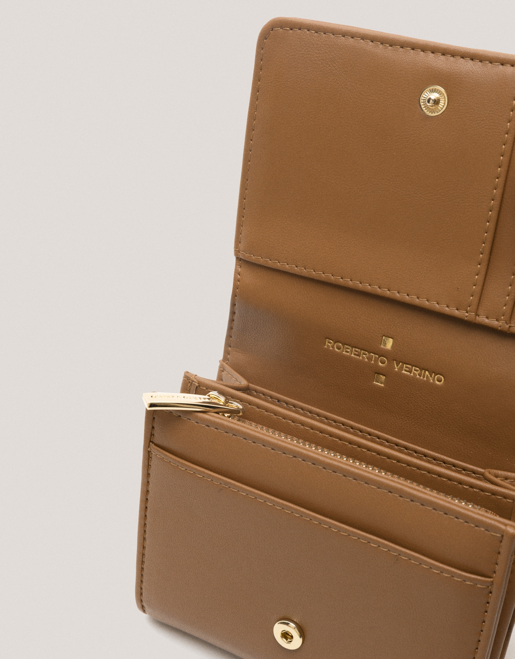 Camel medium size Linda quilted leather wallet | Roberto Verino