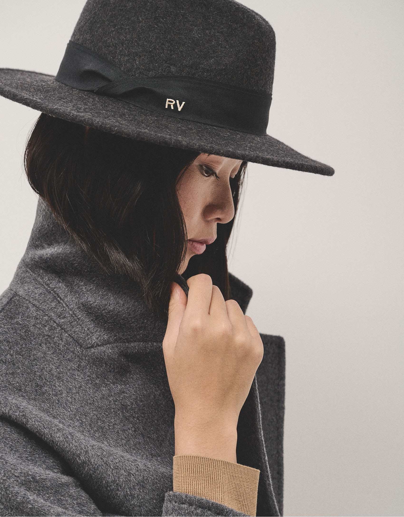 Sombrero ala ancha fieltro gris oscuro - Mujer | Roberto Verino