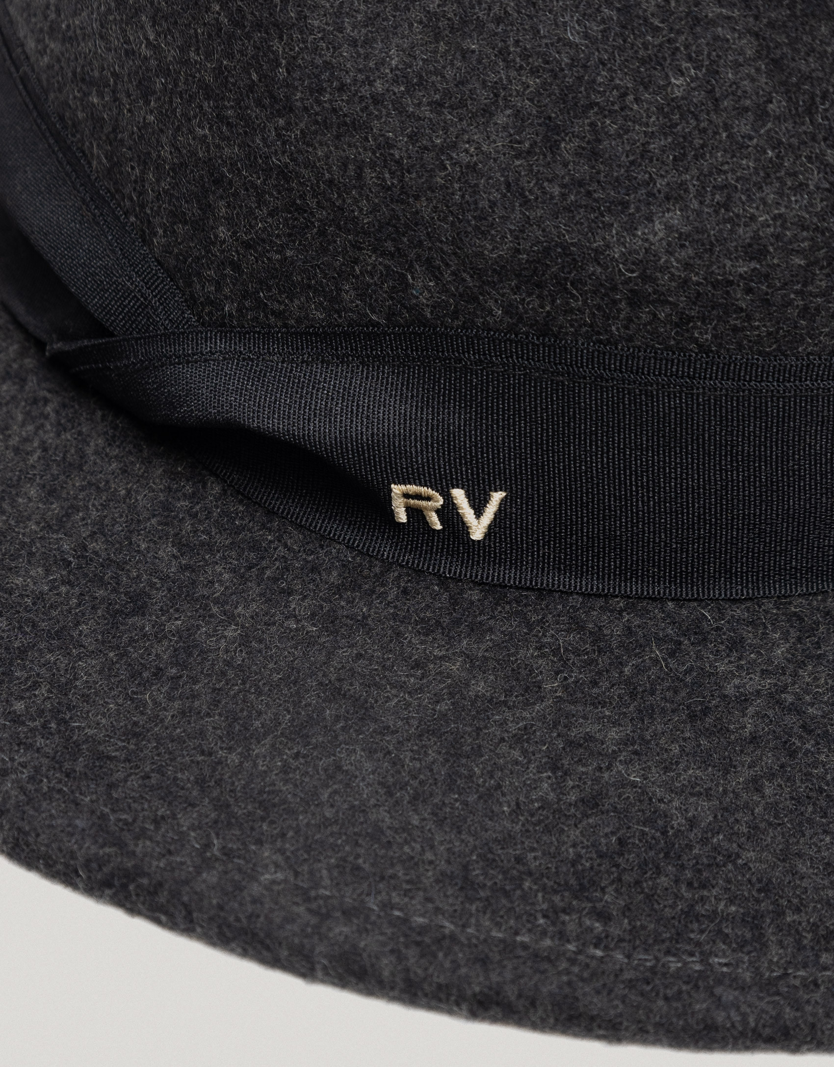 Sombrero ala ancha fieltro gris oscuro - Mujer | Roberto Verino