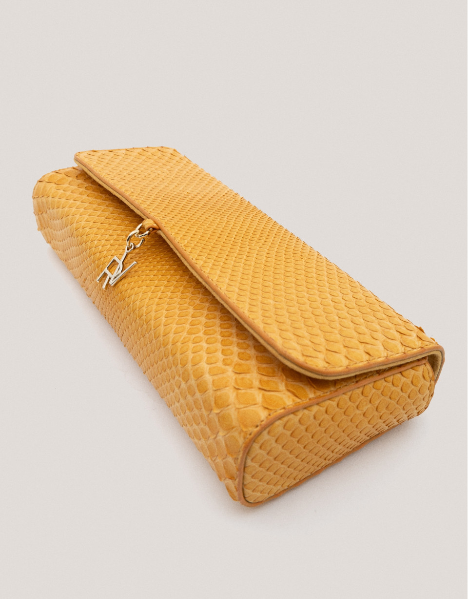 Bolso Clutch Ariana piel serpiente mostaza | Roberto Verino