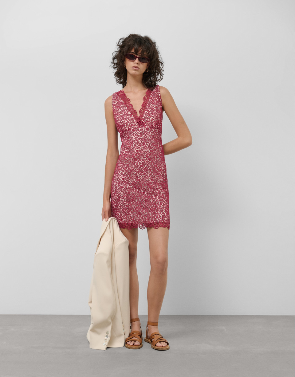 Vestido corto escote pico sin mangas guipur ... | Roberto Verino