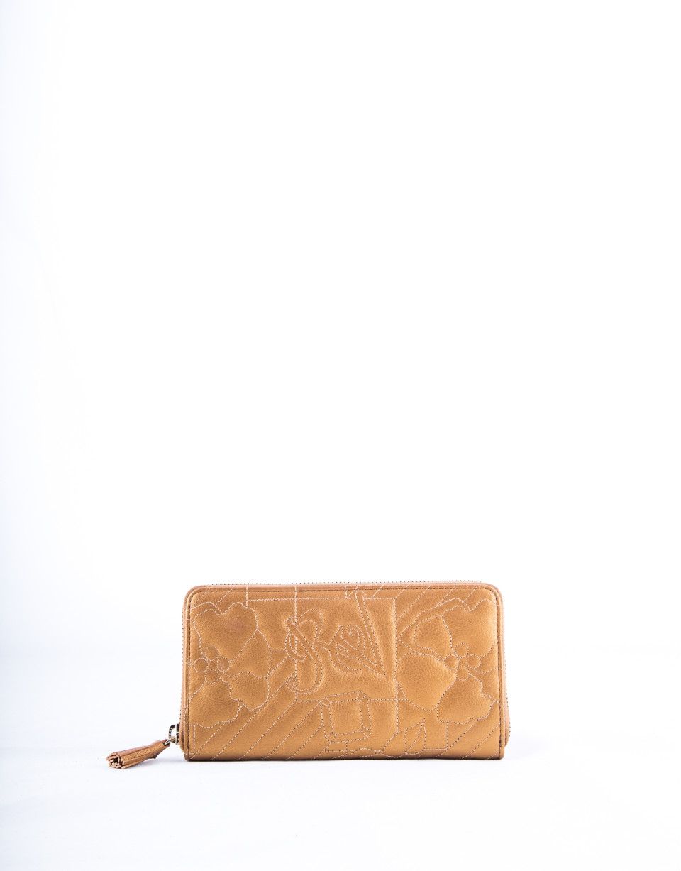 Bronze leather VIP briefcase with embroidered logo.