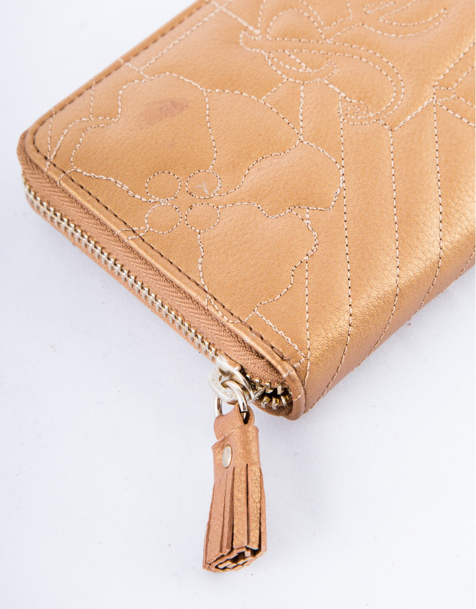 Bronze leather VIP briefcase with embroidered logo.