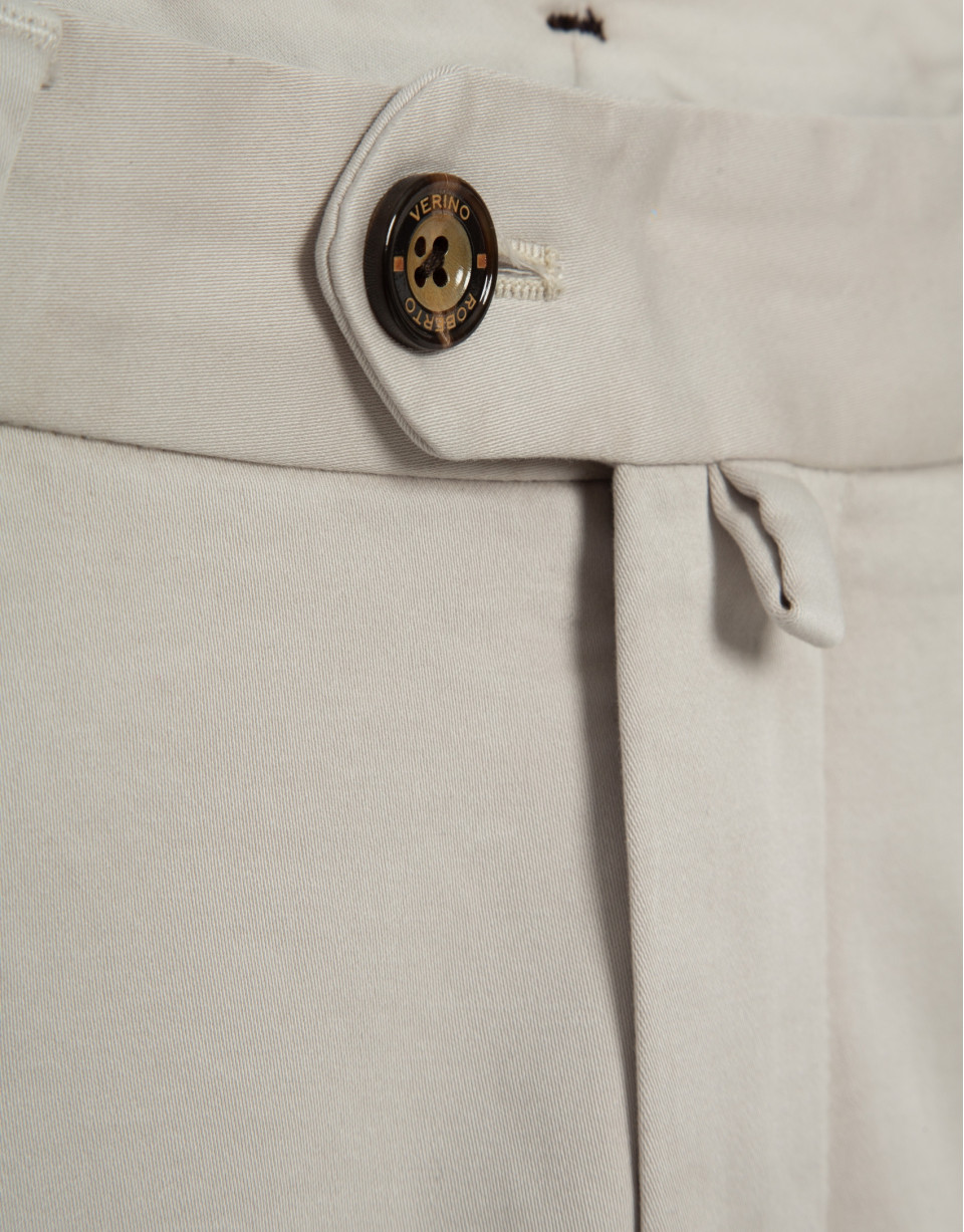 Regular beige dyed cotton chinos - Man - SS2025 | Roberto Verino