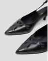 Zapato salón destalonado piel negra con cortes