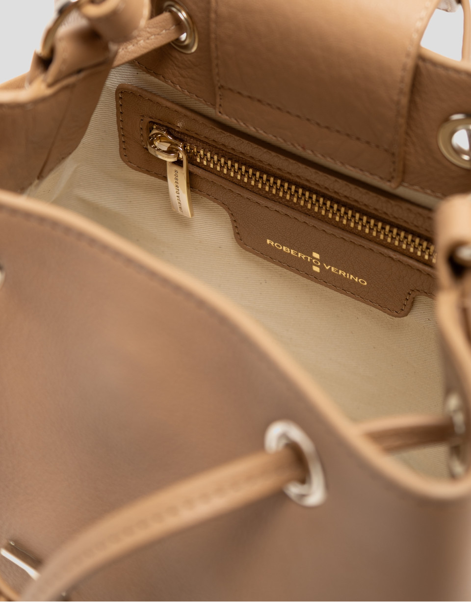 Valentina Bucket handbag in camel leather | Roberto Verino