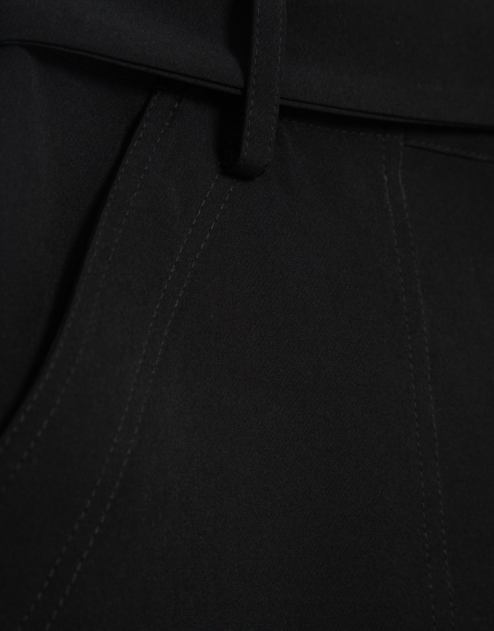 Pantalón ancho fluido twill negro con cinturón | Roberto Verino