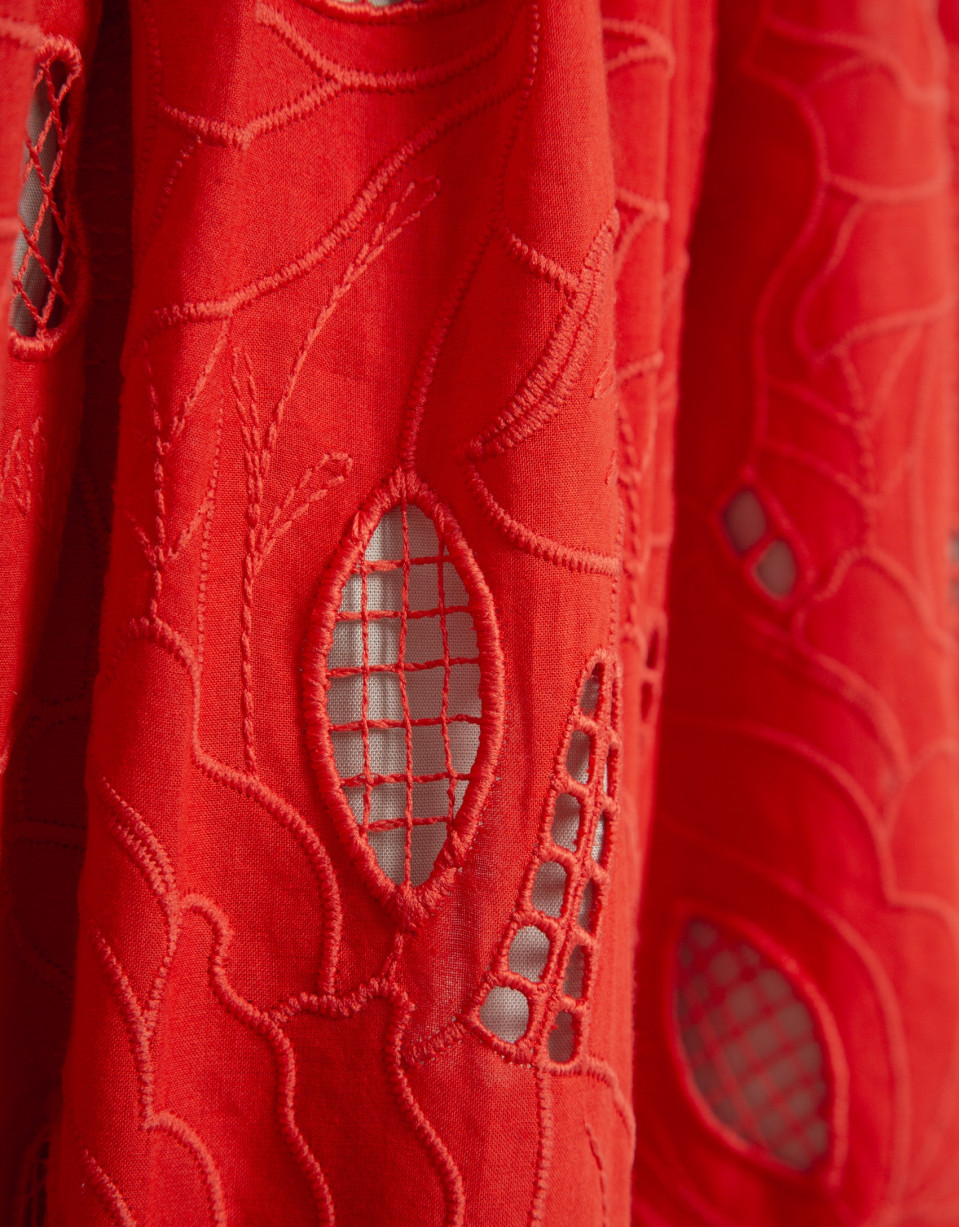 Midi sleeveless dress with red Swiss embroidery | Roberto Verino
