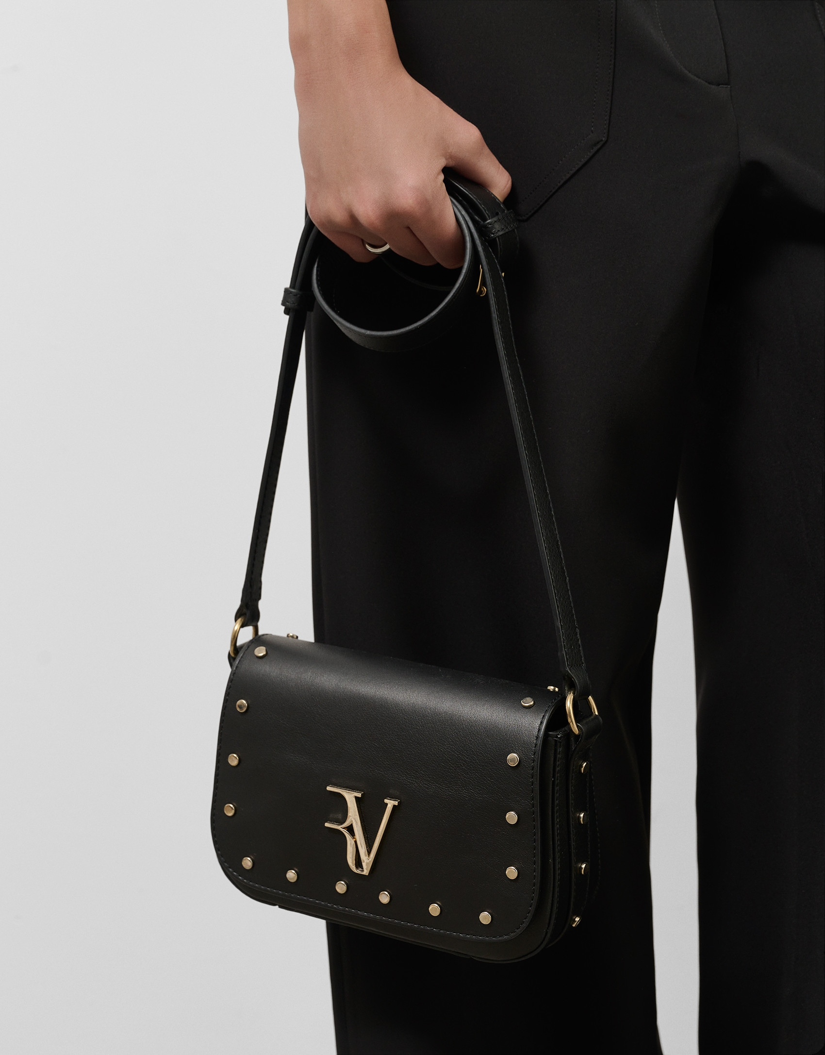 Bolso bandolera Mafalda Mini piel negra - Sale | Roberto Verino