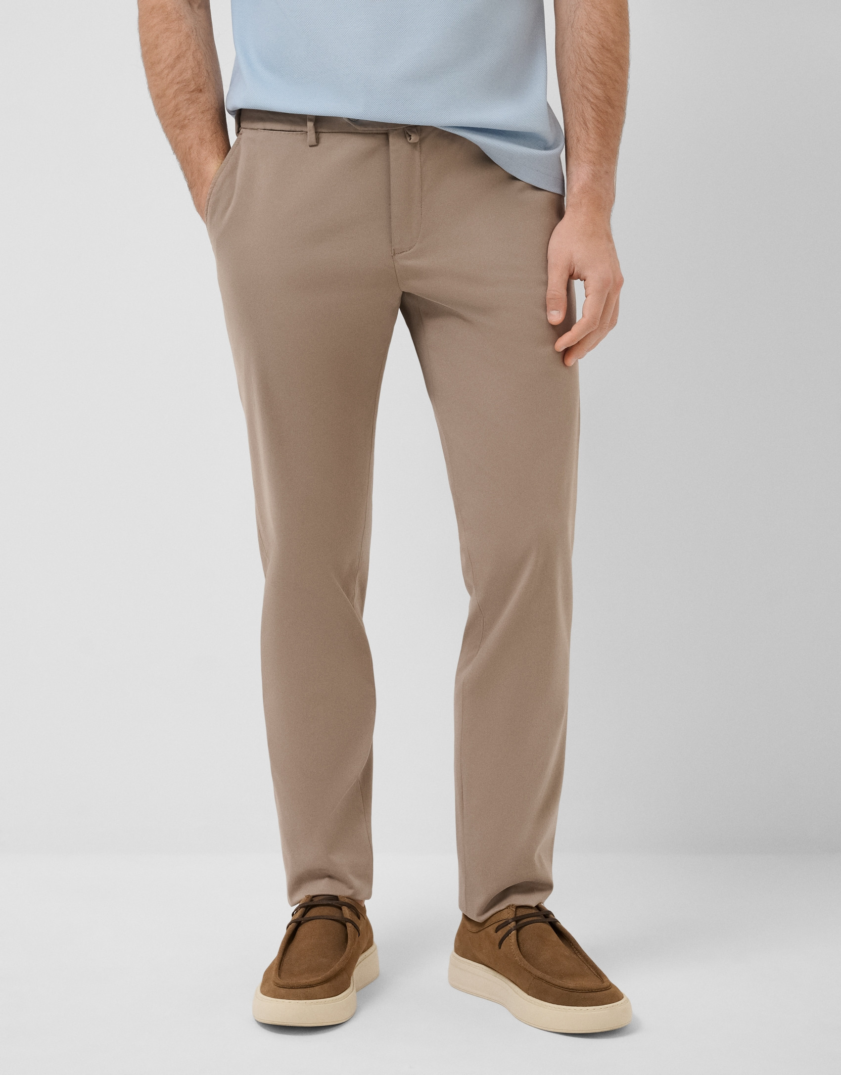 Pantalón chino tintado visón - Gift Guide | Roberto Verino