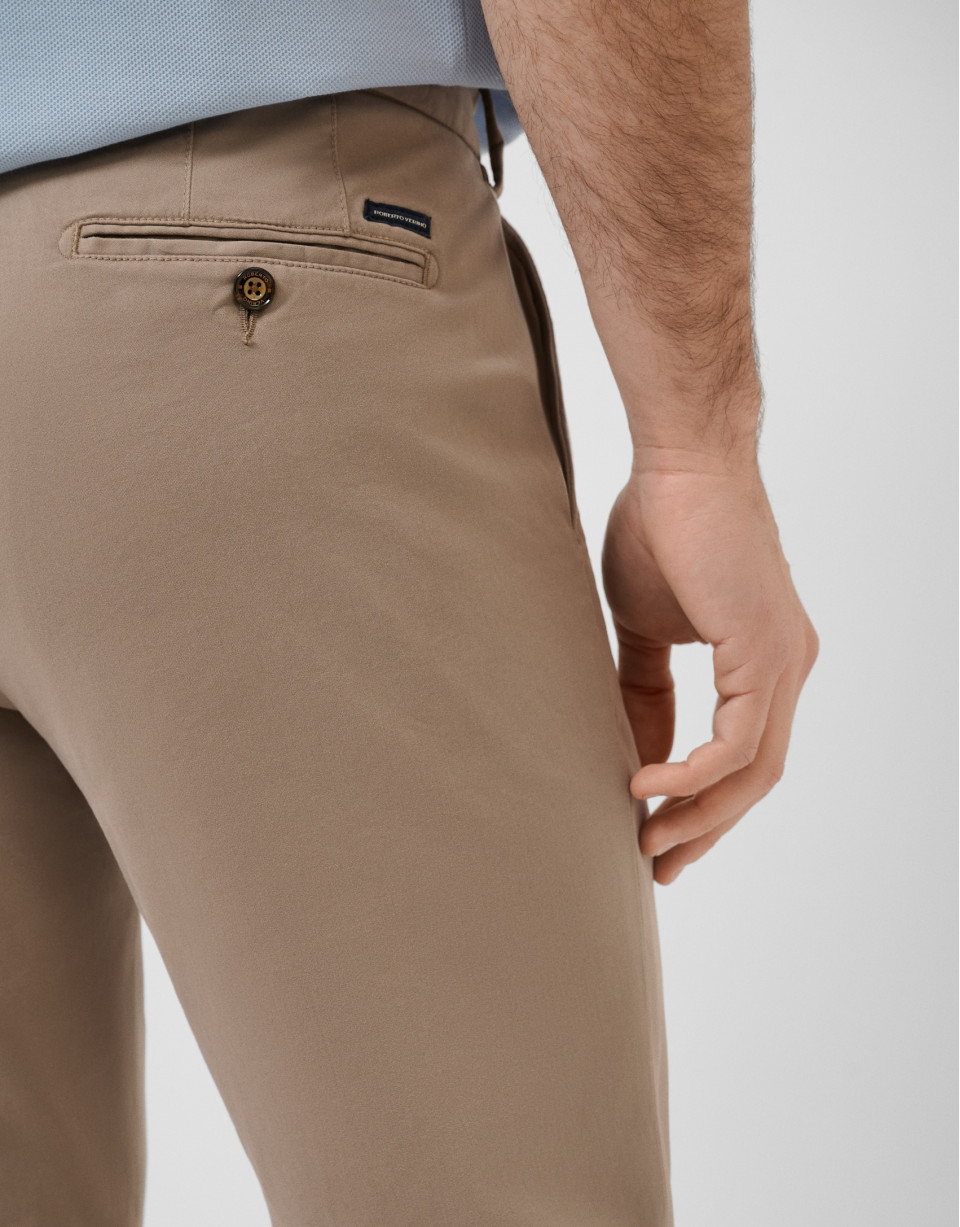 Pantalón chino tintado visón - Gift Guide | Roberto Verino