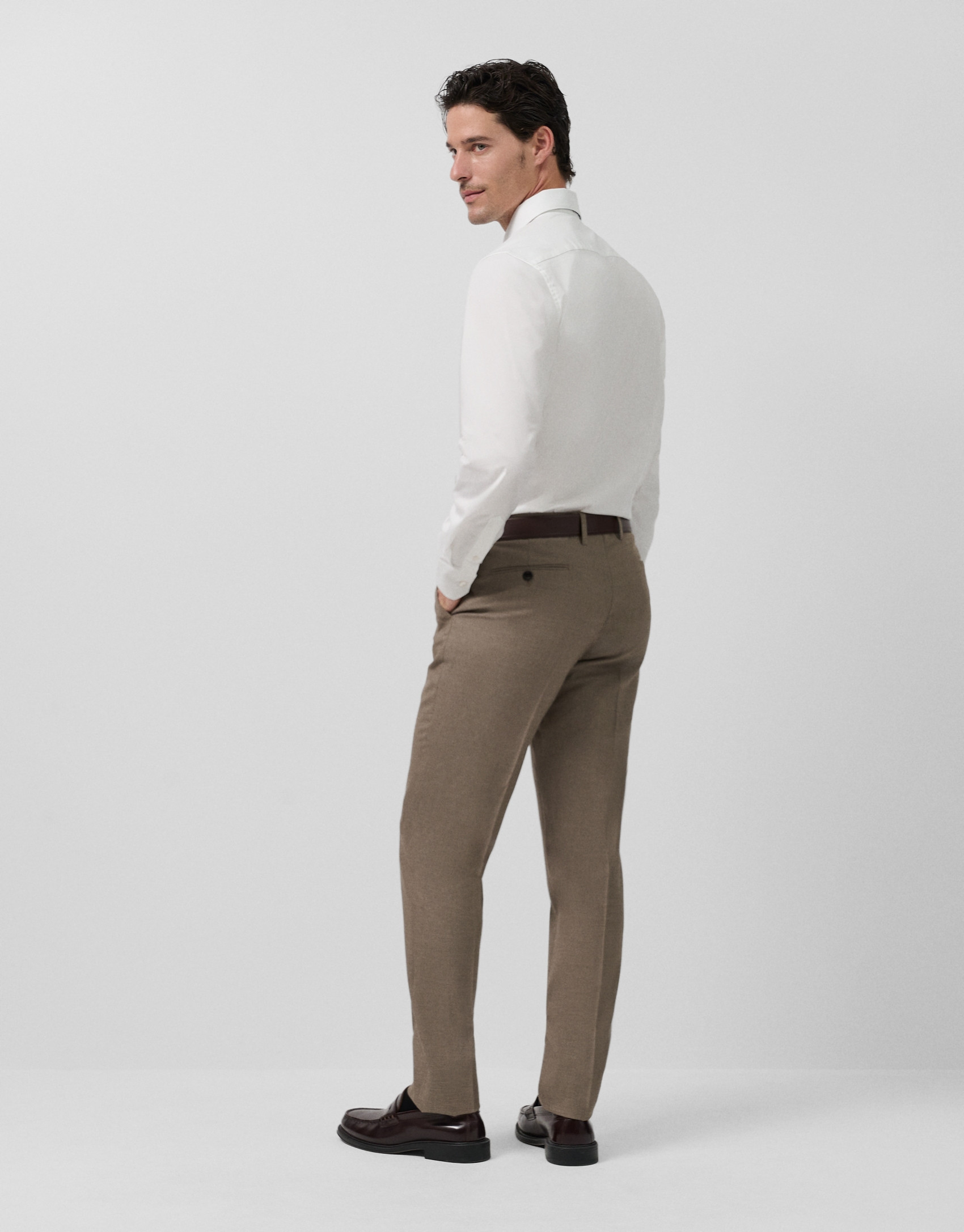 Slim fit half canvas suit, fake plain tan - Man | Roberto Verino