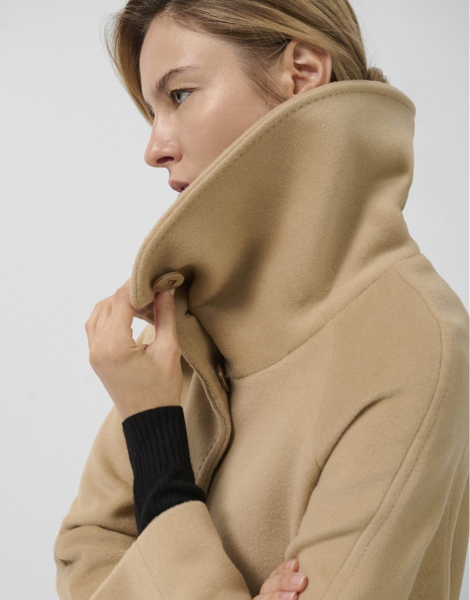 Camel wool long coat with wrap-around collar | Roberto Verino