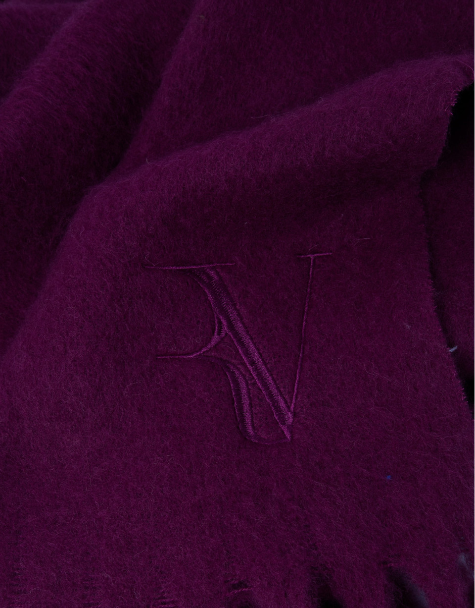 Raspberry wool scarf with embroidered RV | Roberto Verino