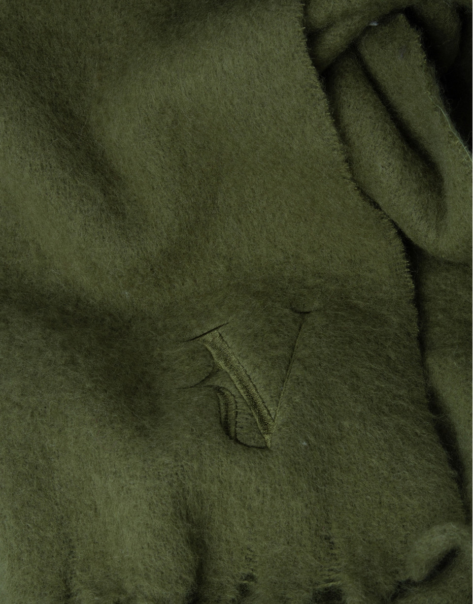 Khaki green wool scarf with embroidered RV | Roberto Verino