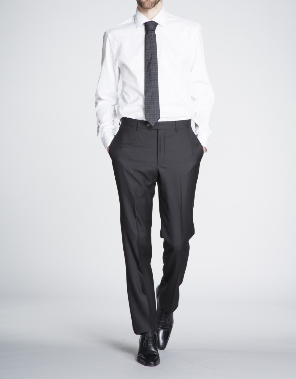 Traje negro microdibujo