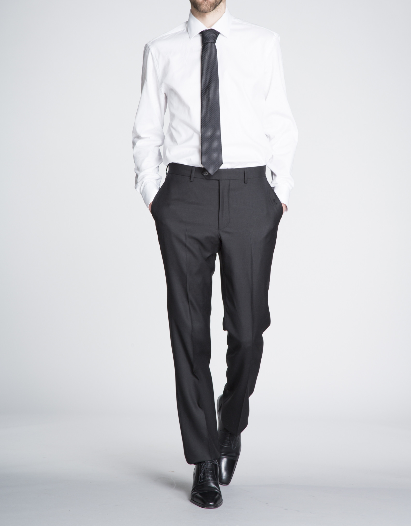 Traje negro microdibujo