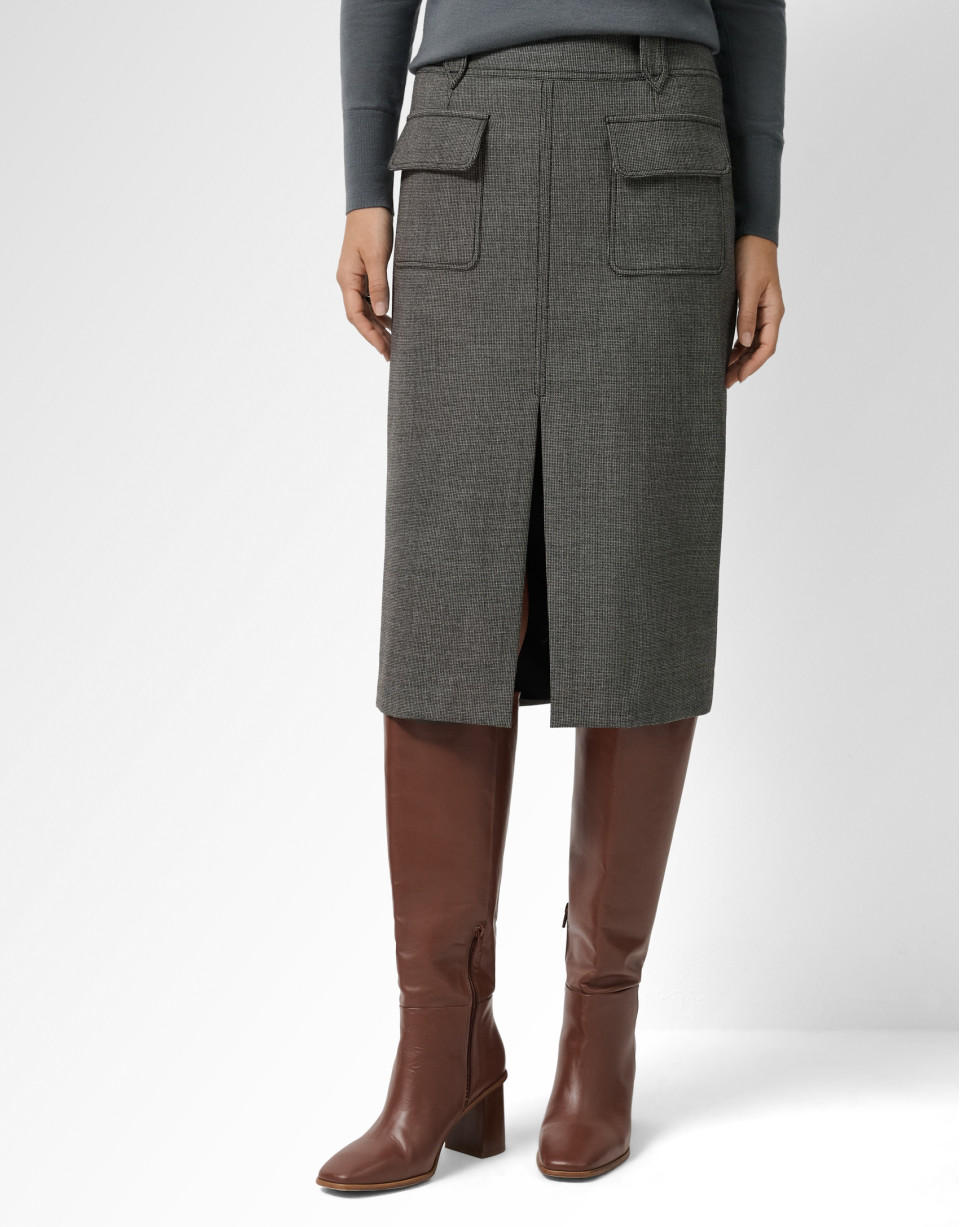 Skirt with grey micro-patterned front pleat | Roberto Verino