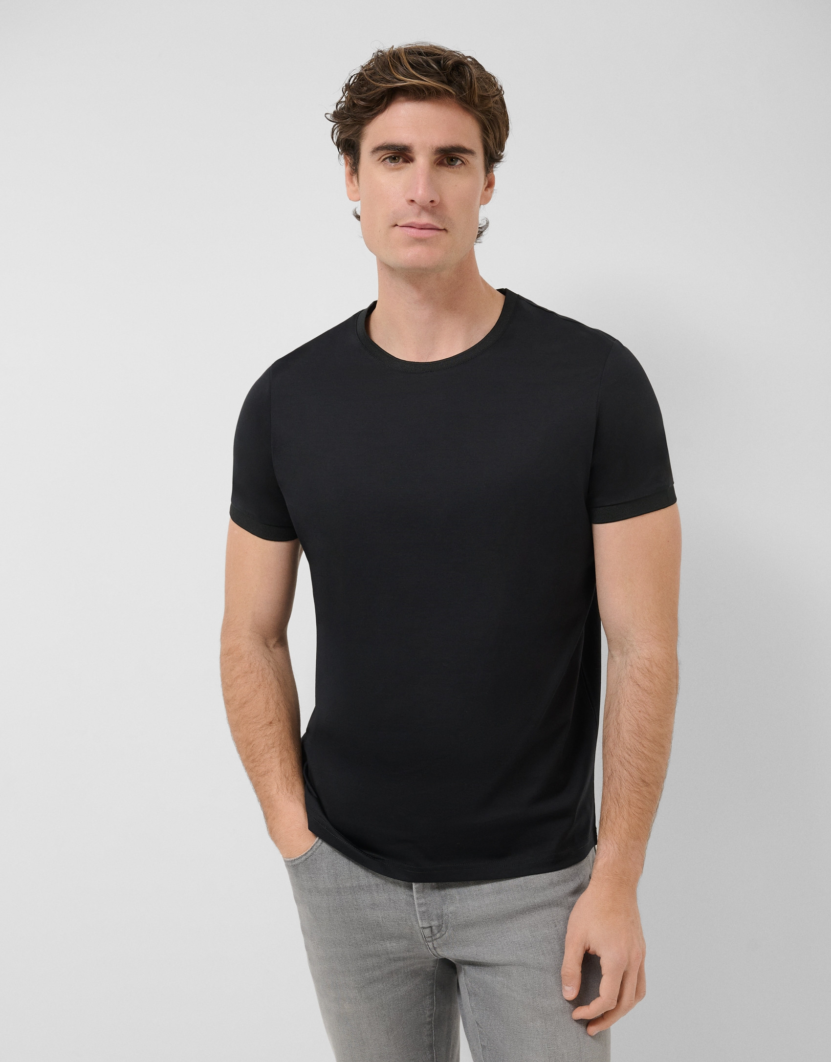 Black mercerised T-shirt - Gift Guide - AW2025 | Roberto Verino