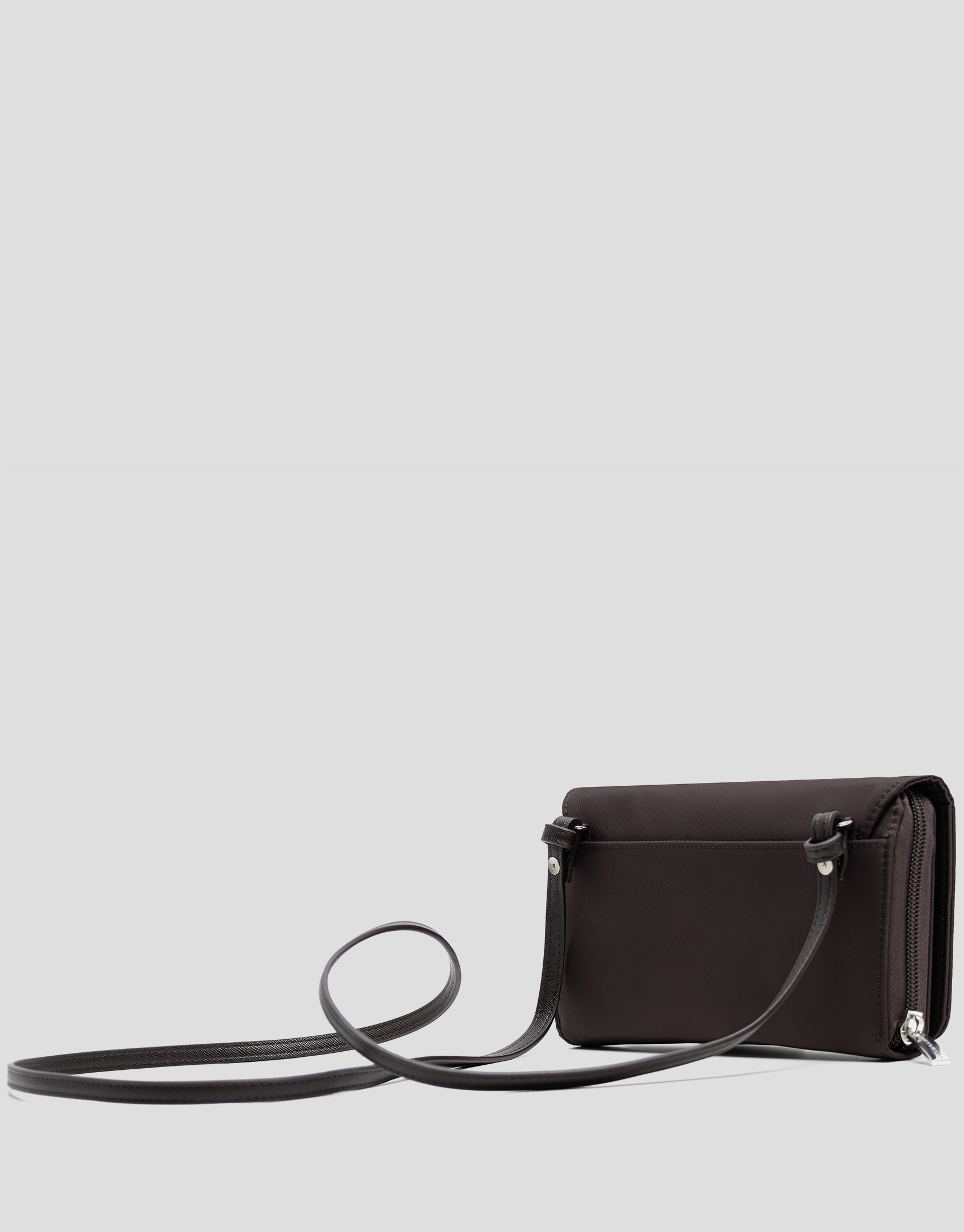 Brown nylon shoulder bag - Gift Guide - AW2025 | Roberto Verino
