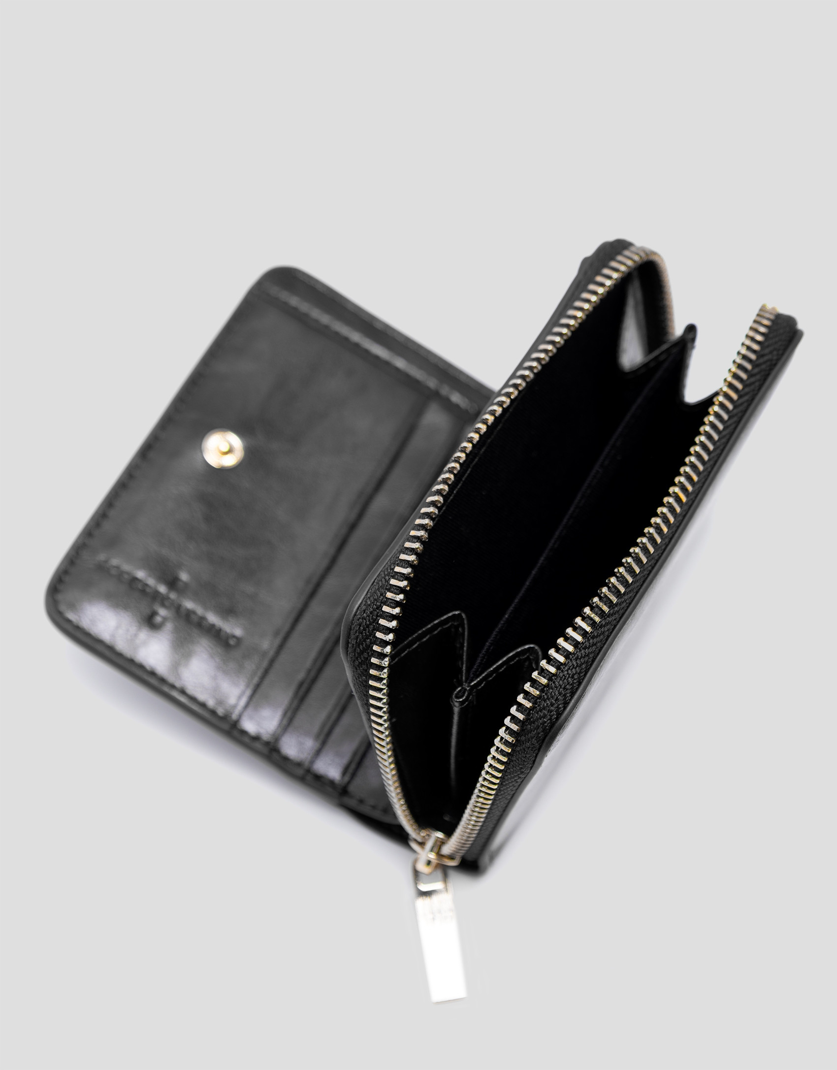 Margot black crackled leather zip wallet | Roberto Verino