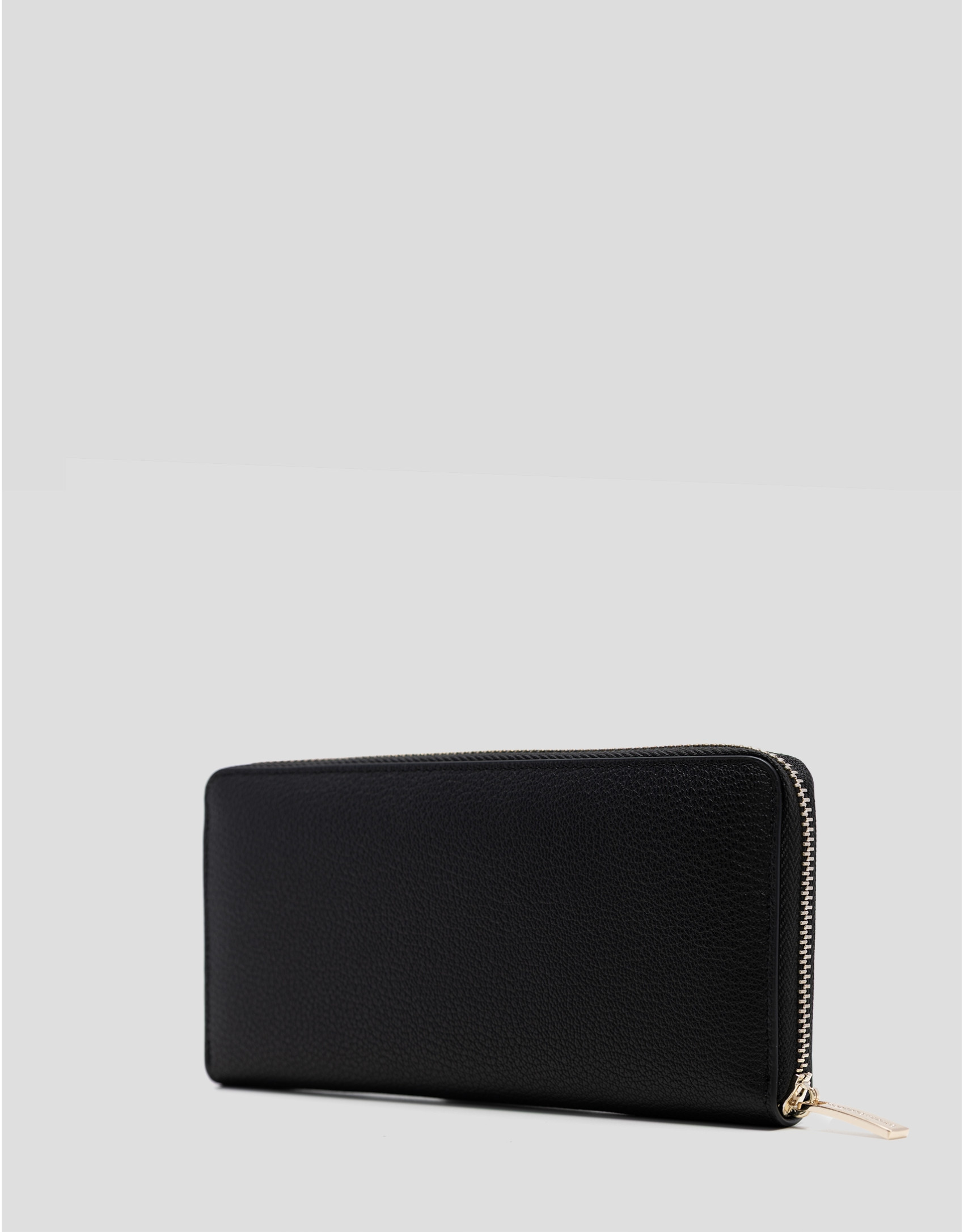Bruna Maxi wallet in black grained leather | Roberto Verino