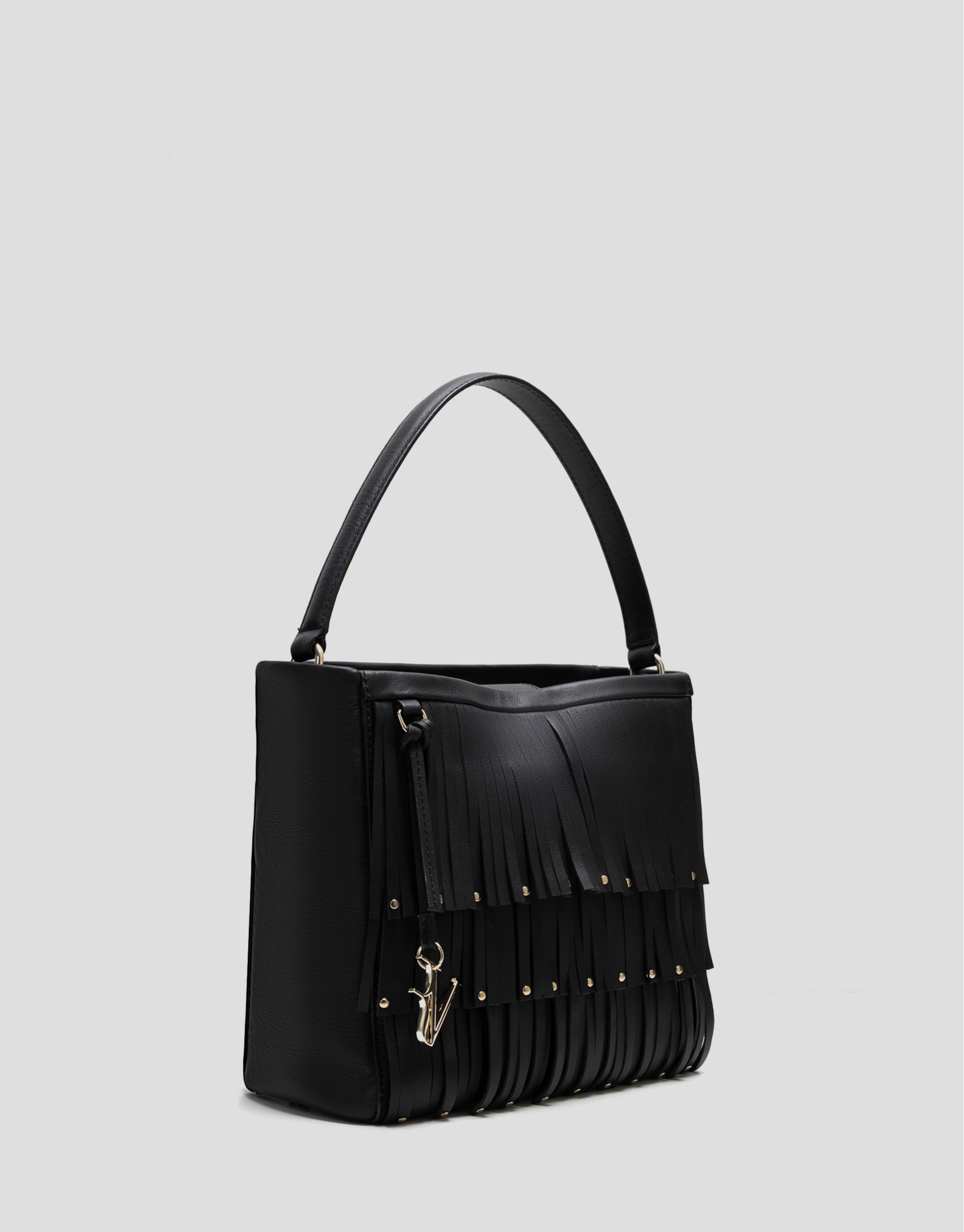 Chloe black leather bucket bag with fringing | Roberto Verino