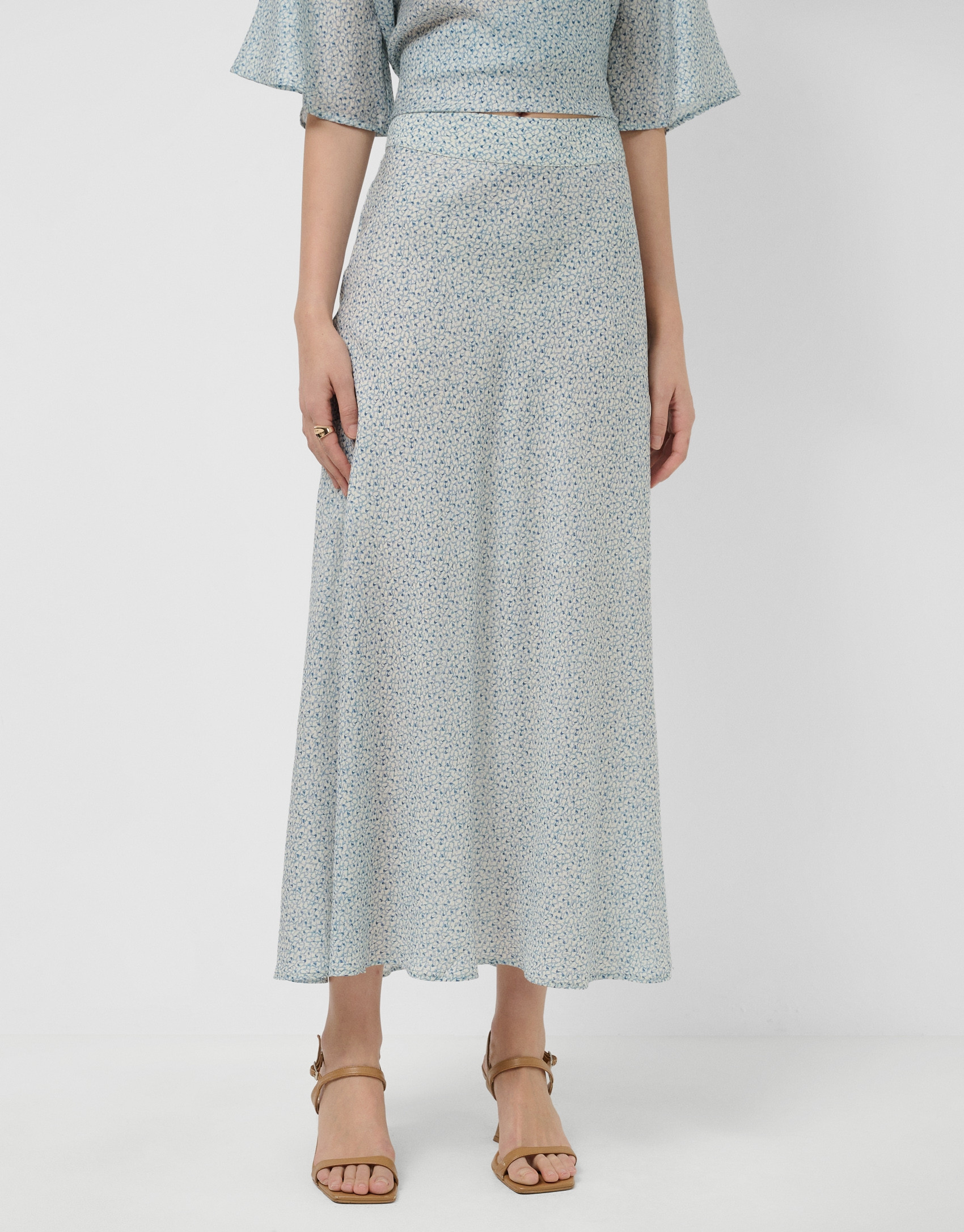 Midi skirt with slits in blue-toned printed ... | Roberto Verino