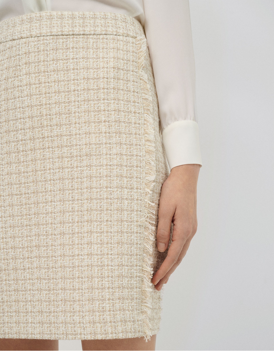 Falda corta trama beige con hilo fantasía | Roberto Verino