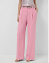 Straight trousers with pink crepe pleats | Roberto Verino