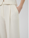Pantalón recto con pinzas crepé crudo - Mujer | Roberto Verino