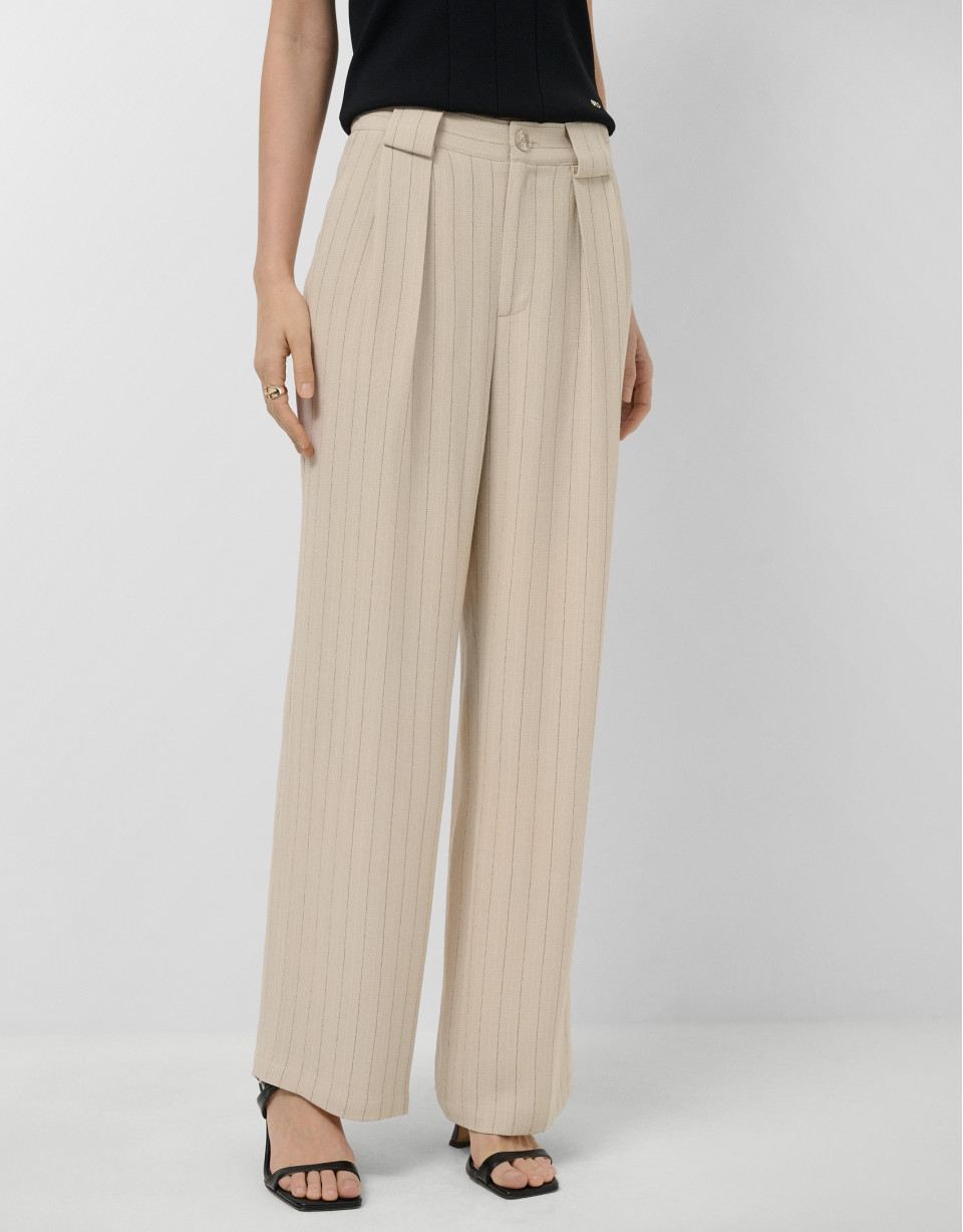 Pantalón con pliegues beige con raya ... | Roberto Verino