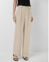 Pantalón con pliegues beige con raya ... | Roberto Verino