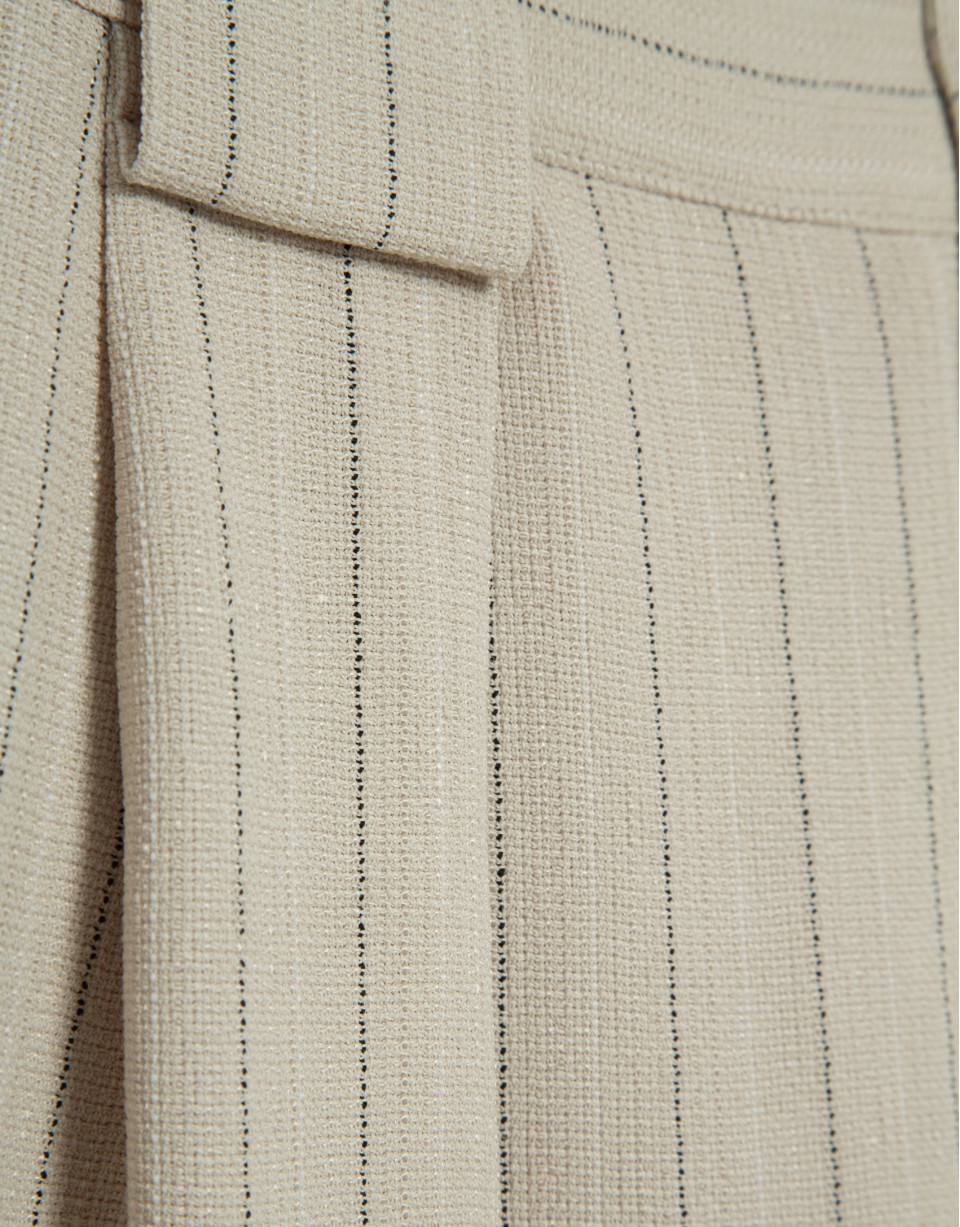 Pantalón con pliegues beige con raya ... | Roberto Verino