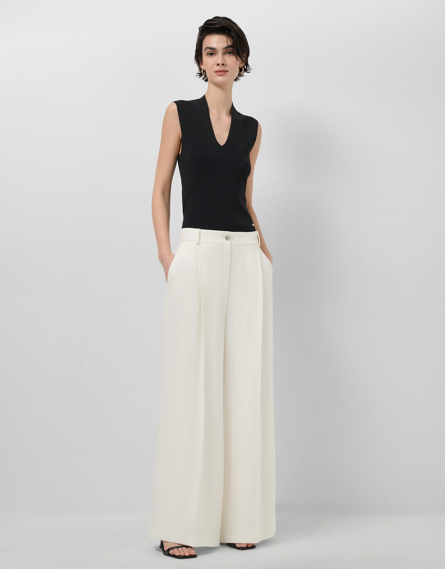 Pantalón ancho con pinzas mezcla lino blanco... | Roberto Verino