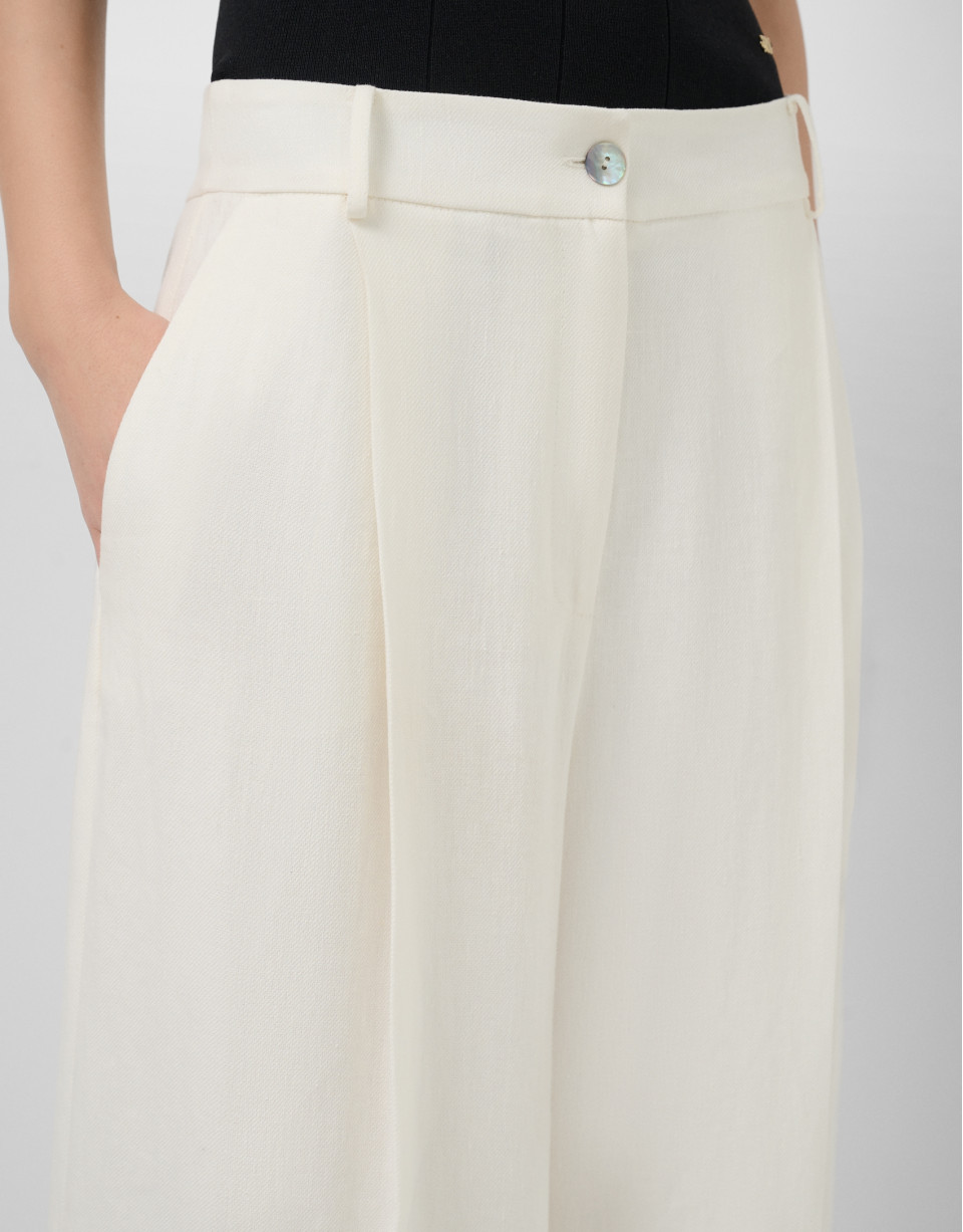 Pantalón ancho con pinzas mezcla lino blanco... | Roberto Verino