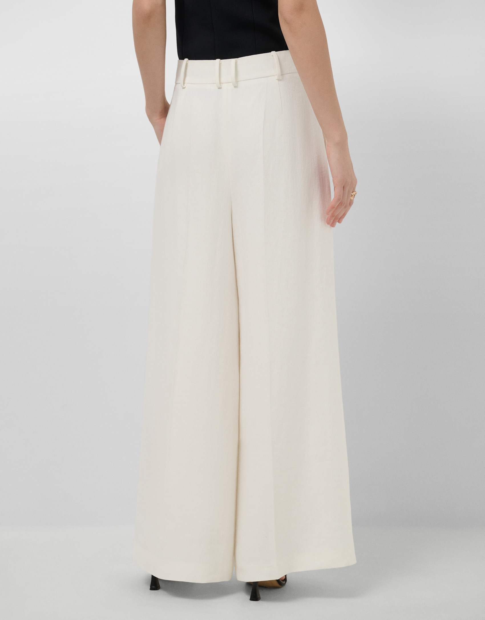 Pantalón ancho con pinzas mezcla lino blanco... | Roberto Verino