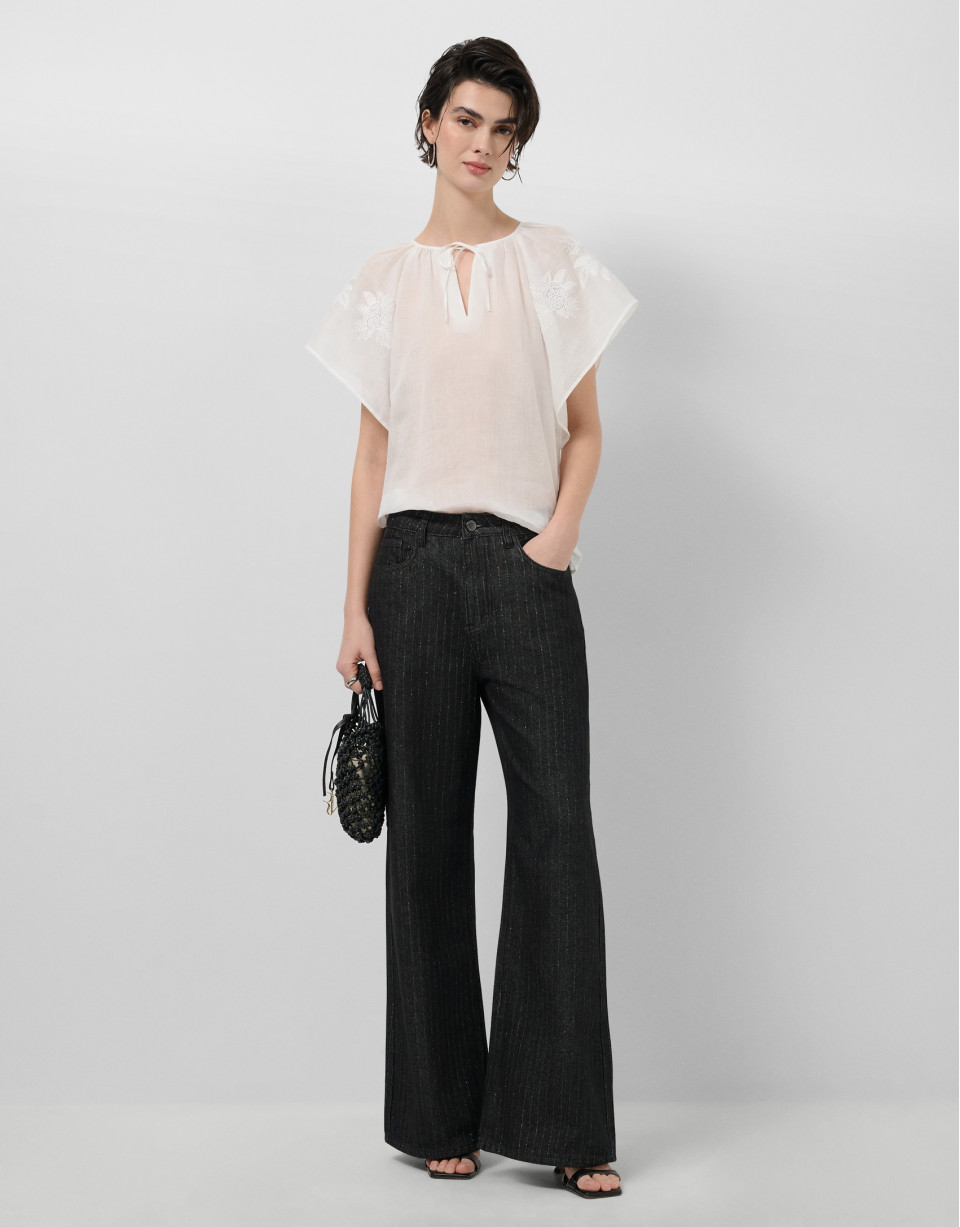 Blusa ramio blanco con bordado floral - Mujer | Roberto Verino