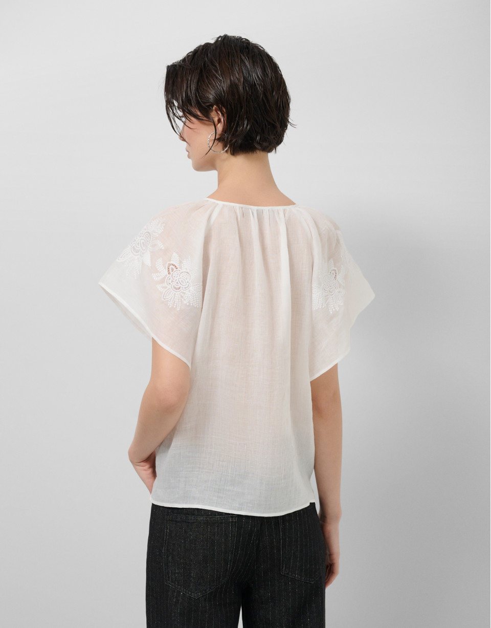 Blusa ramio blanco con bordado floral - Mujer | Roberto Verino