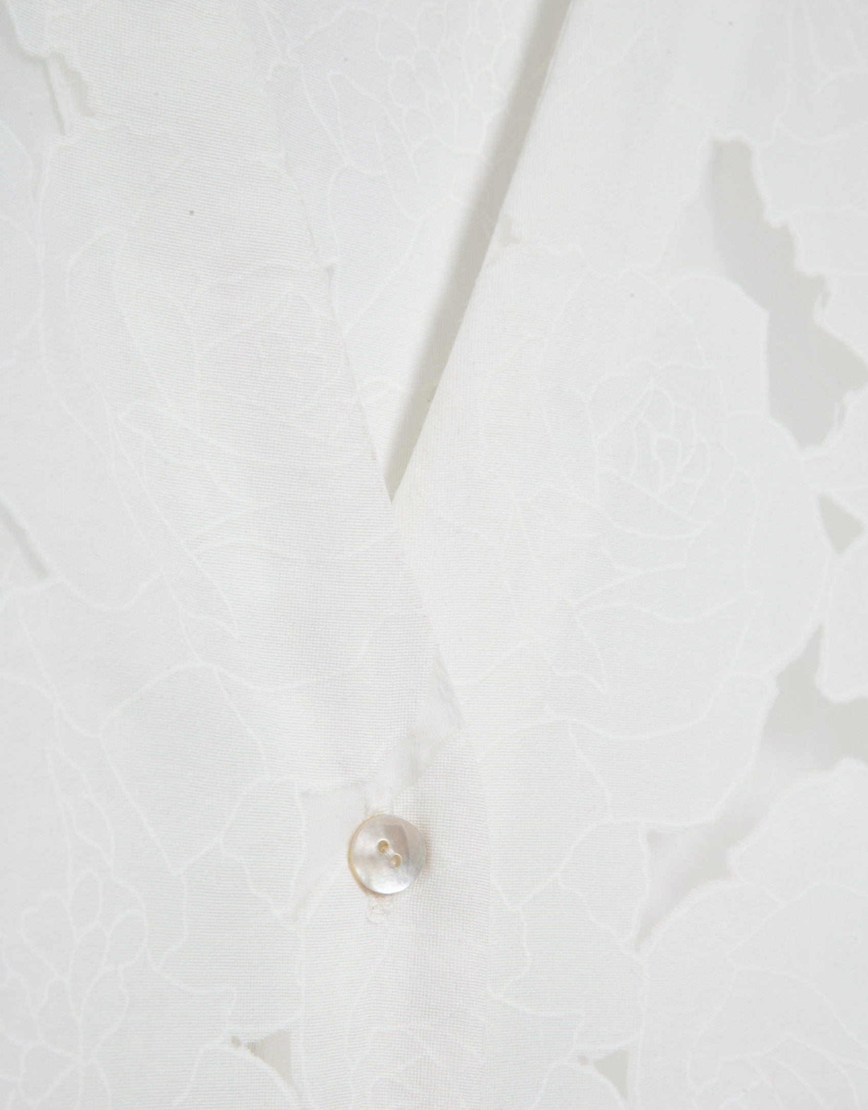 Oversized white devoré blouse with floral print | Roberto Verino